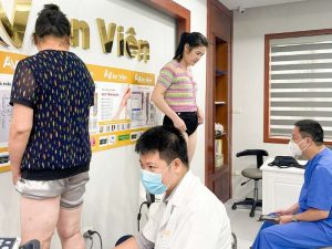 Chân nổi gân xanh có chữa được không