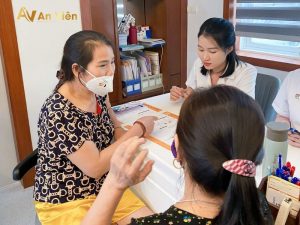 đang ngủ bị chuột rút chân