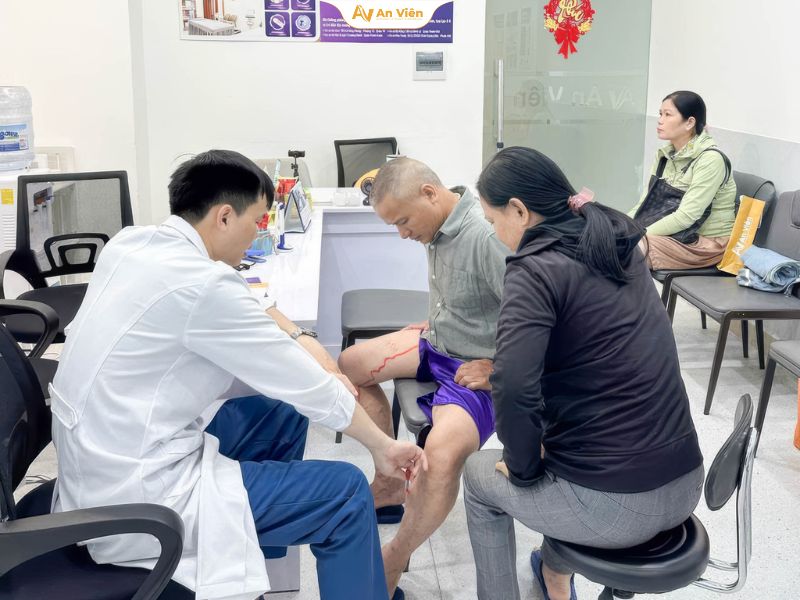 Suy giãn tĩnh mạch khám khoa nào