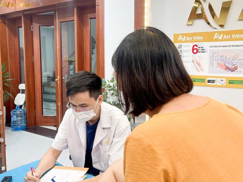 Suy giãn tĩnh mạch khám ở khoa nào