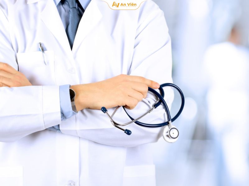 Bác sĩ chữa suy giãn tĩnh mạch giỏi