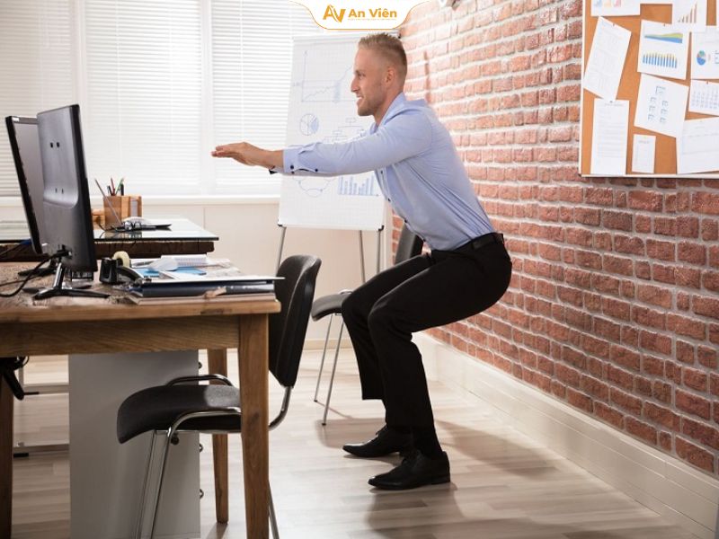 Thay đổi tư thế và đứng dậy vận động