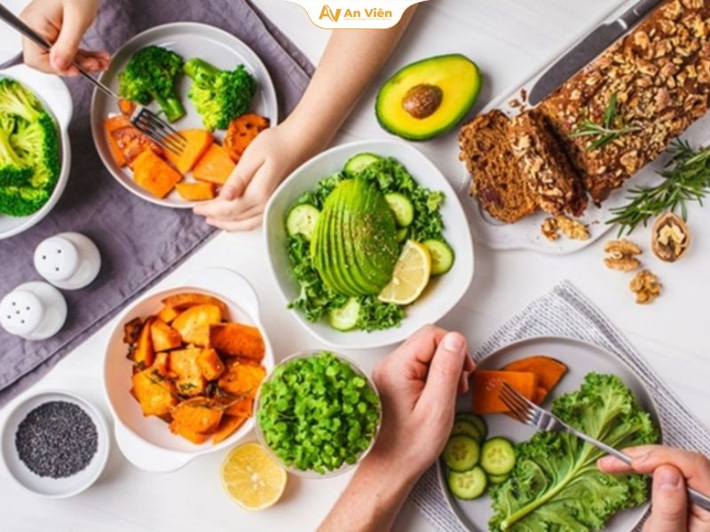 Duy trì chế độ ăn uống lành mạnh 