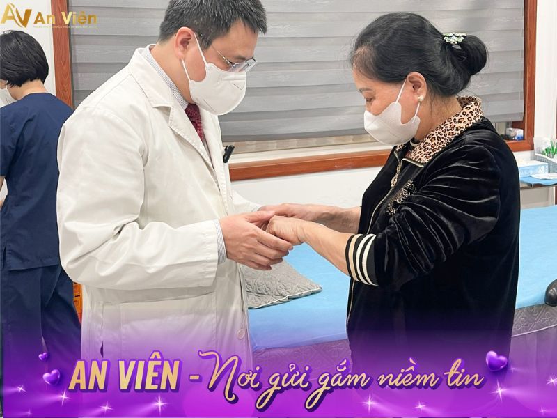 Cách điều trị nổi gân mu bàn tay bằng tiêm xơ: 5 ưu điểm nổi bật 21 cách điều trị nổi gân mu bàn tay