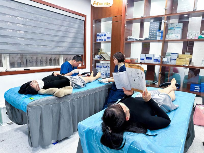 Thuộc 10 cách điều trị giãn tĩnh mạch chi dưới trong mùa hè 16 cách điều trị giãn tĩnh mạch chi dưới