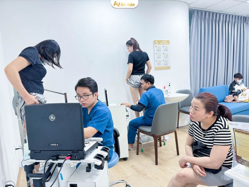 biểu hiện của giãn tĩnh mạch chân