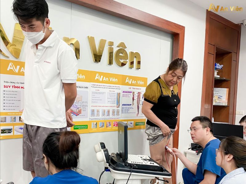 Lý do vì sao bị giãn tĩnh mạch chân? Bạn đã biết? 12 vì sao bị giãn tĩnh mạch chân