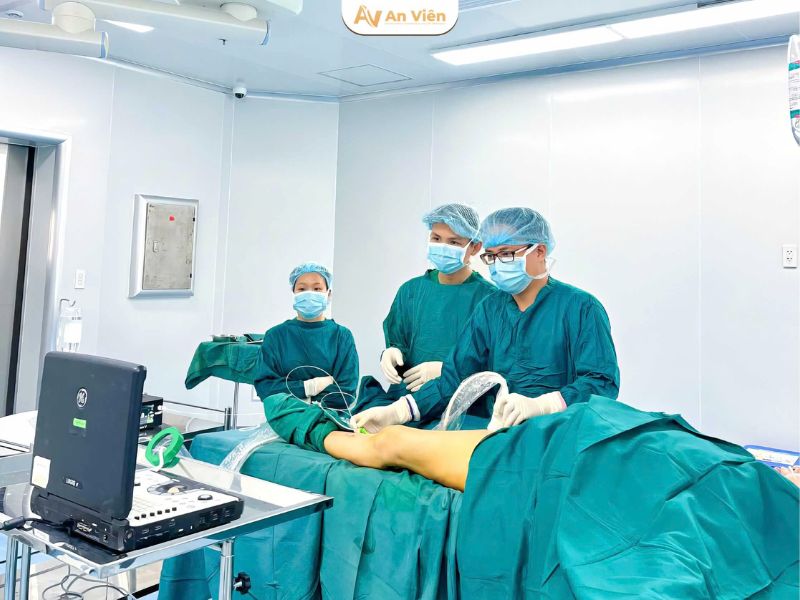 Tĩnh mạch An Viên triển khai ứng dụng công nghệ trị SGTM không mổ thành công với hơn 10.000 ca 9 Tĩnh mạch An Viên triển khai ứng dụng công nghệ