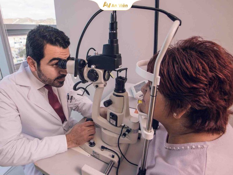 Giãn tĩnh mạch mắt là gì? Nguyên nhân, triệu chứng và cách điều trị 12 Giãn tĩnh mạch mắt là gì