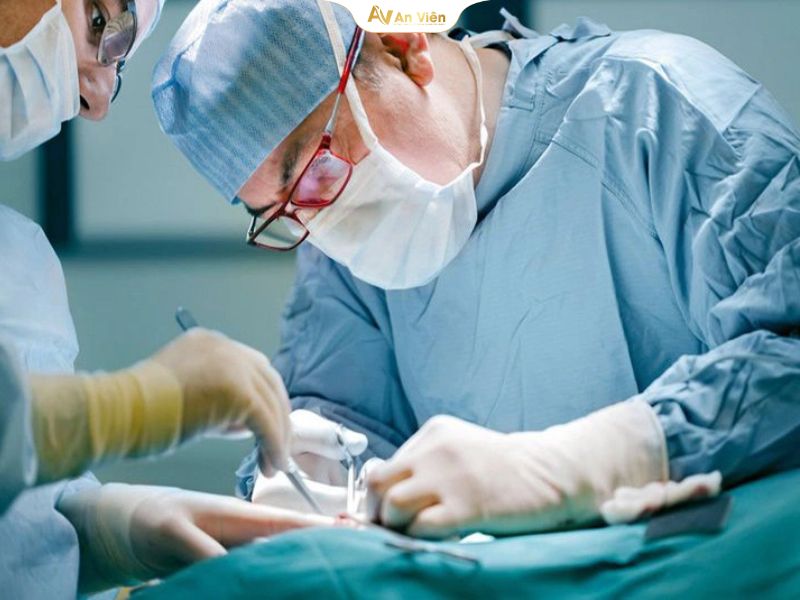 Tìm hiểu kỹ thuật đặt catheter tĩnh mạch rốn trẻ sơ sinh 14 Tĩnh mạch rốn trẻ sơ sinh