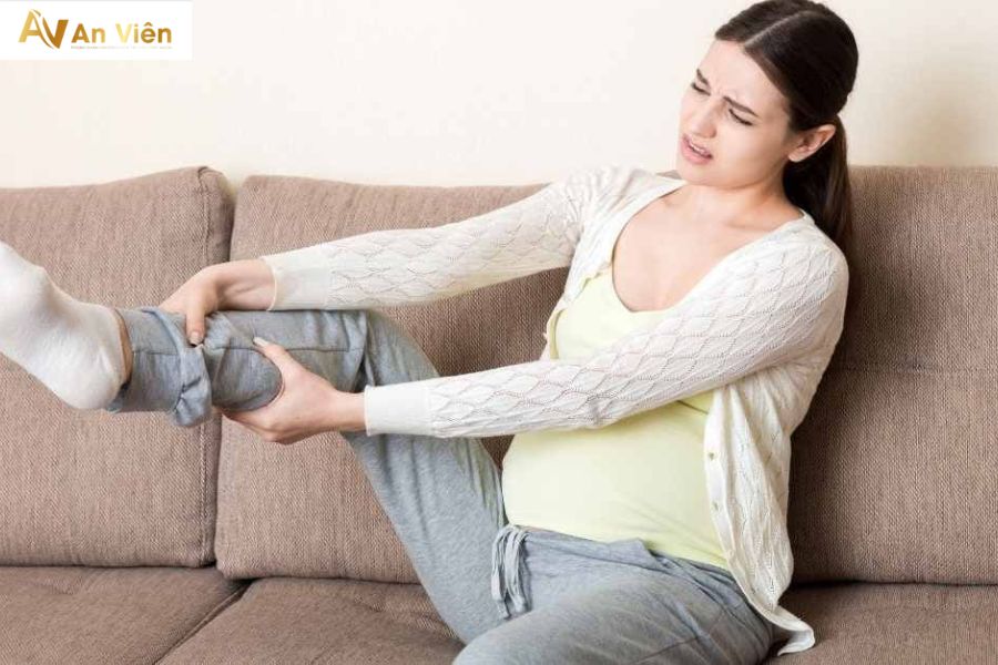 Tổng hợp 11 nguyên nhân phù chân thường gặp và cách cải thiện hiệu quả 11 Thai kỳ và thay đổi nội tiết