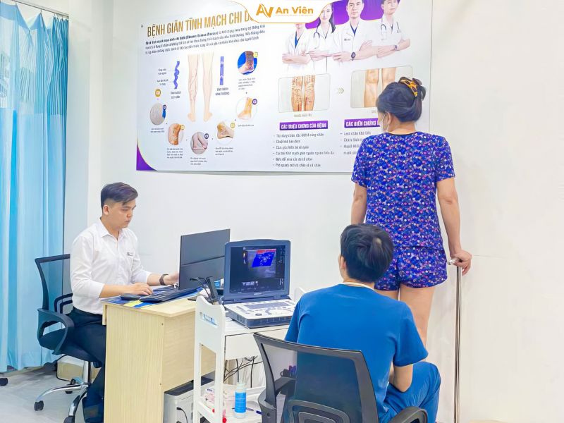 Suy giãn tĩnh mạch nhẹ là gì? Nguyên nhân và cách điều trị hiệu quả 14 Điều trị giãn tĩnh mạch hiệu quả tại chuyên khoa Tĩnh mạch An Viên