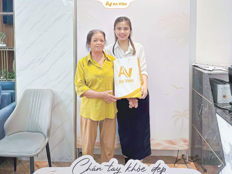 An Viên lan tỏa yêu thương qua chương trình “Chia sẻ gánh nặng, chữa lành đôi chân” 6 Thiet ke chua co ten 4