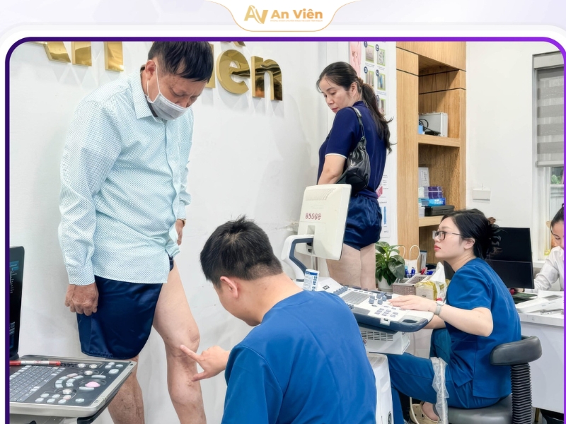 Hành trình tìm lại hy vọng và mối duyên lành với bác sĩ của bệnh nhân suy giãn tĩnh mạch biến chứng nặng 3 dieu-tri-suy-gian-tinh-mach