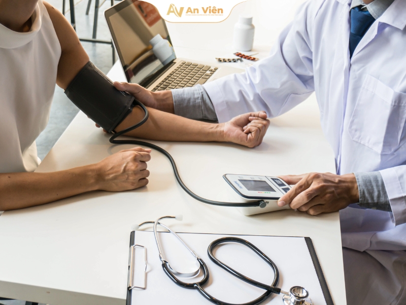 Bác sĩ giải đáp: tiêm tĩnh mạch bị phồng có nguy hiểm không? 15 suy gian tinh mach 7